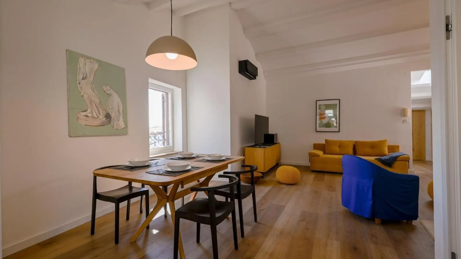 Radiant And Trendy Downtown Rovinj Apartment - One Bedroom Apartment Κροατία